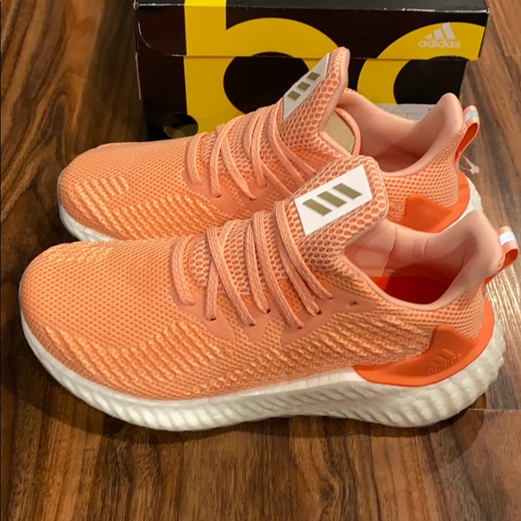 Adidas Alphaboost, 6, NWT - Picture 5 of 14